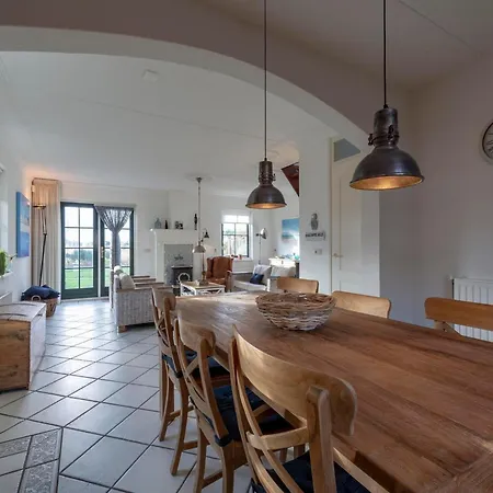 In Near Sandy * Callantsoog