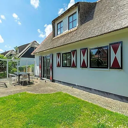 De Buitenplaats 7 With Dune Views *